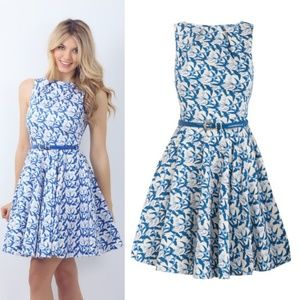 🌼CLOSET || Bird Print Fit and Flare Dress